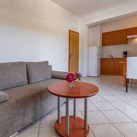 Apartment Rok 8 By Interhome *