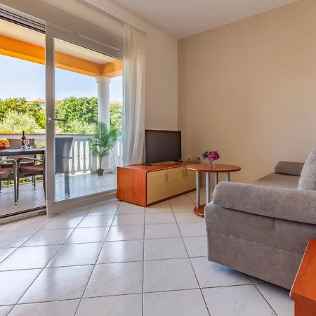 Rok 8 By Interhome Apartment Pula